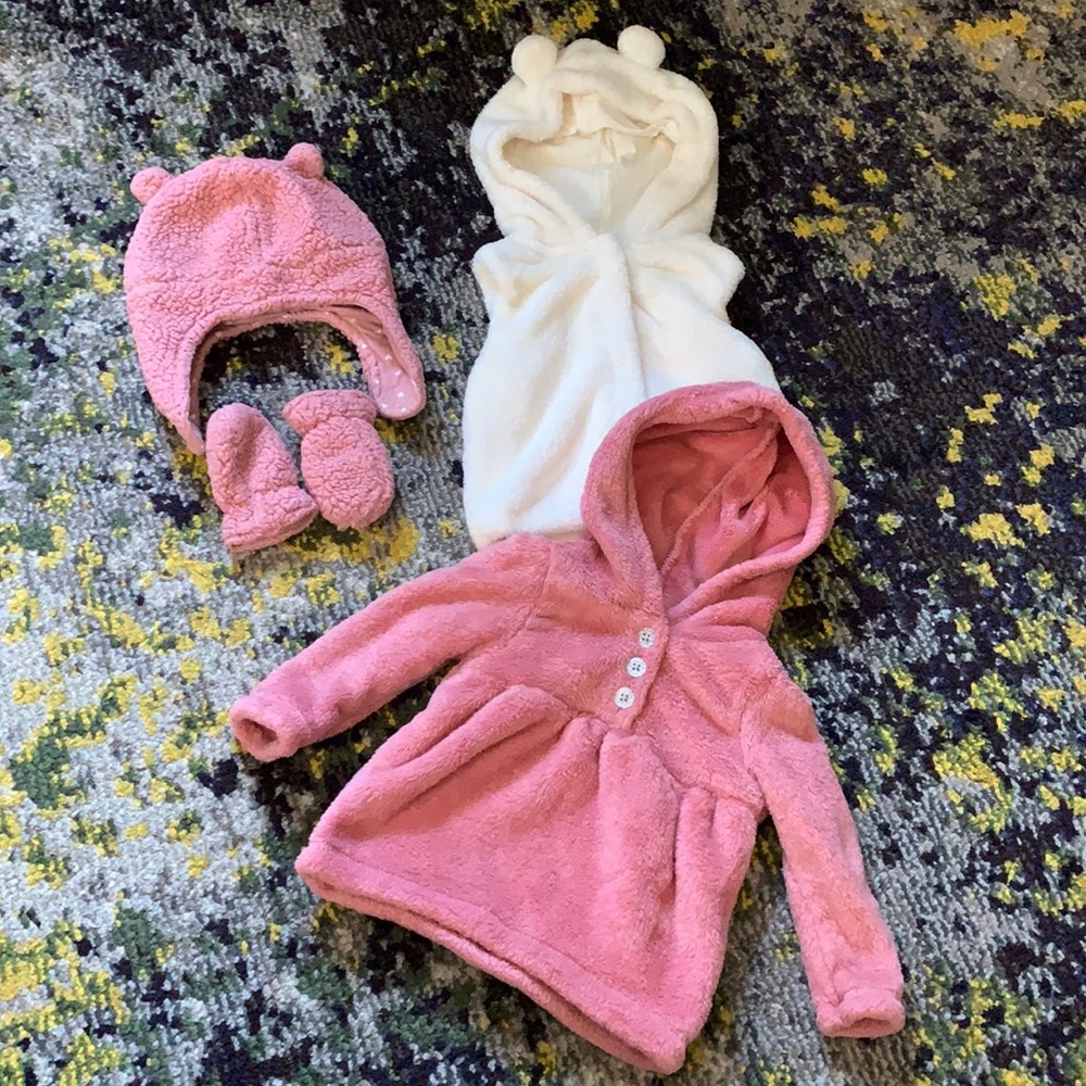 Carter’s Fleece hoodie vest and hat / mitten set lot - Picture 1 of 1